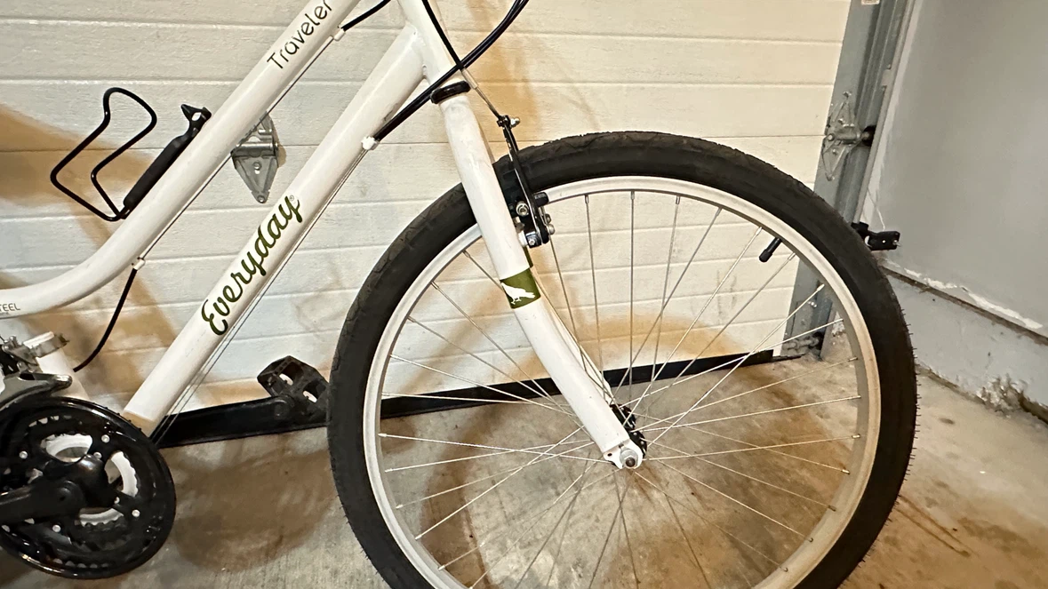 26” White Everyday Traveler Bicycle - photo 4