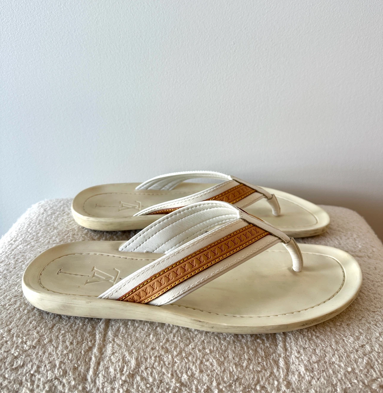 Louis Vuitton Men’s White Flip Flops - photo 2