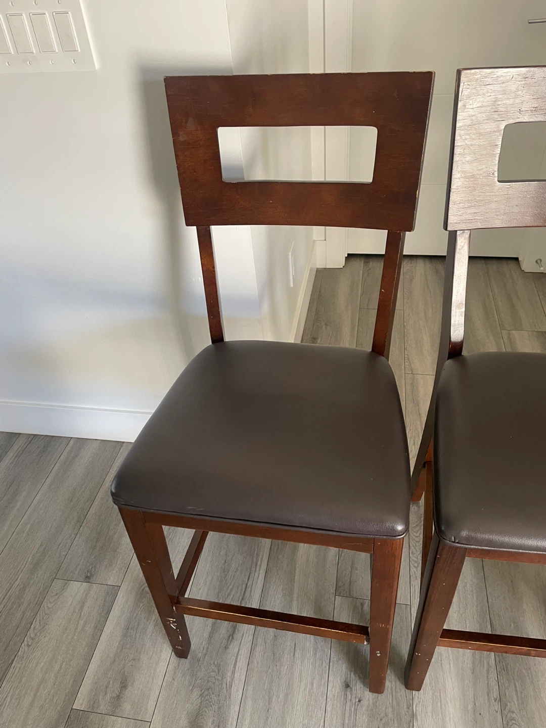 3 Leather Bar Chairs - photo 4