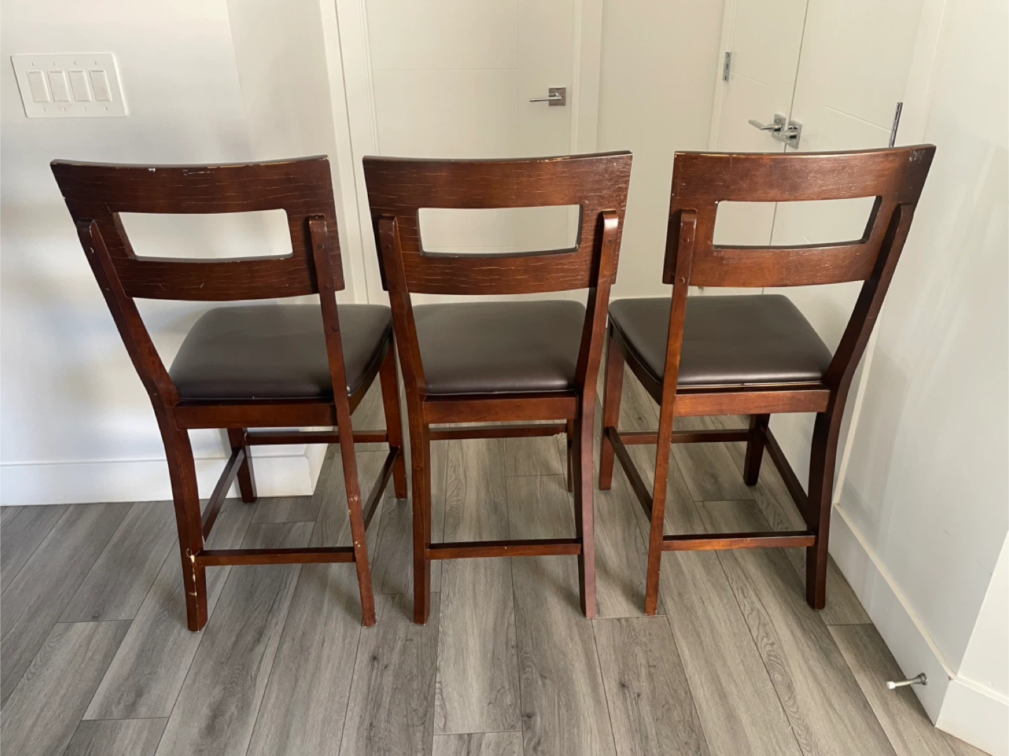 3 Leather Bar Chairs - photo 5