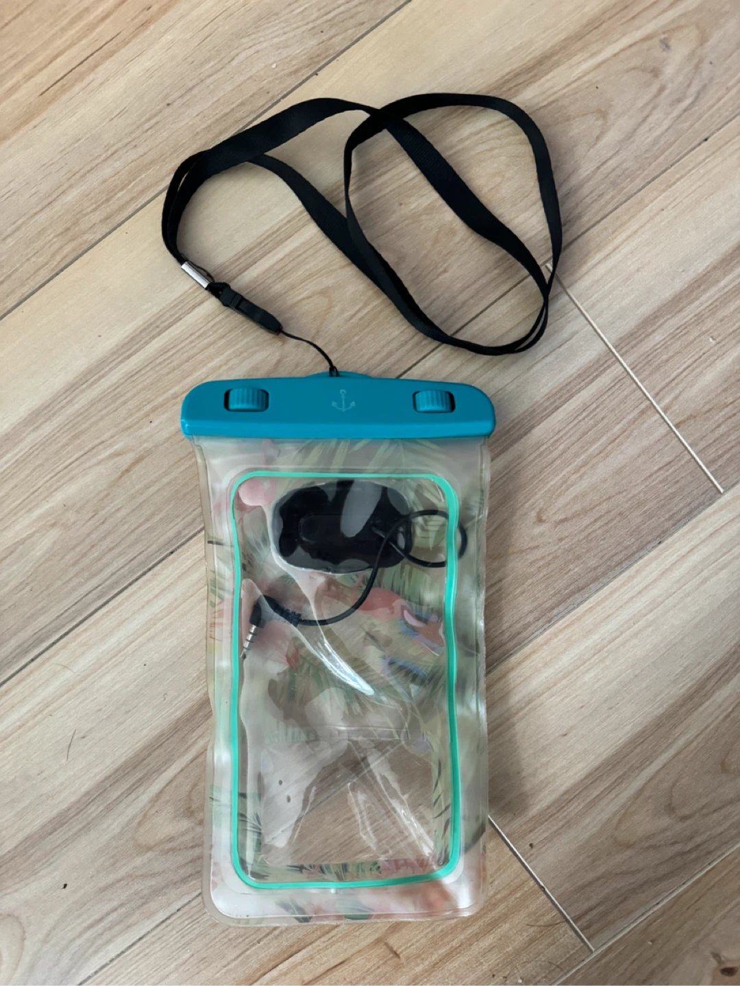 Waterproof Pouch with Lanyards x2 - photo 2