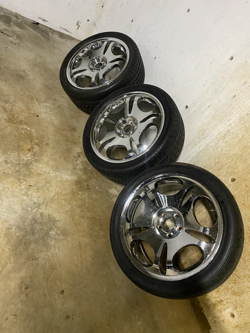 Set of 4 Chrome Rims and Tires 275/35R20