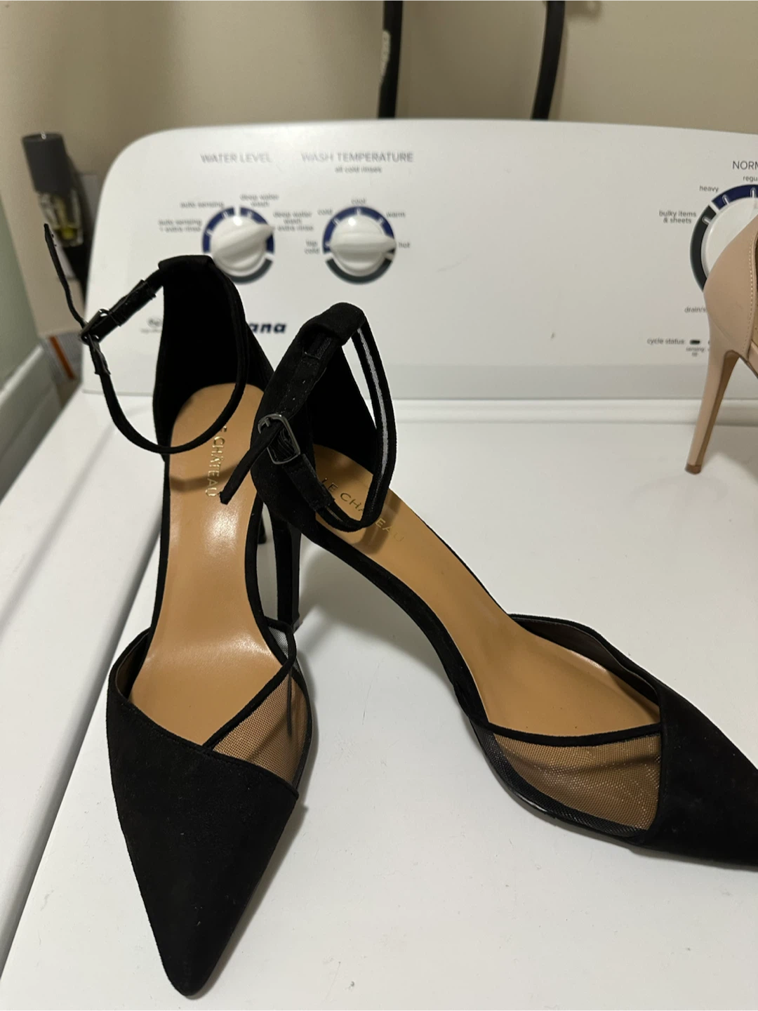 Le Château Black Suede Mesh Heels - photo 3