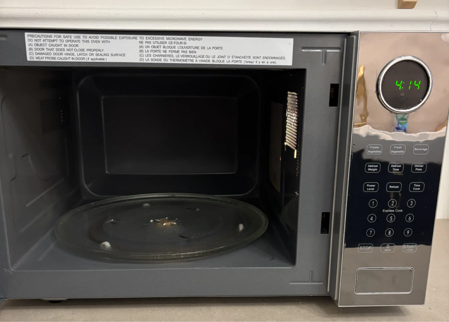 Westinghouse Microwave Oven - photo 3