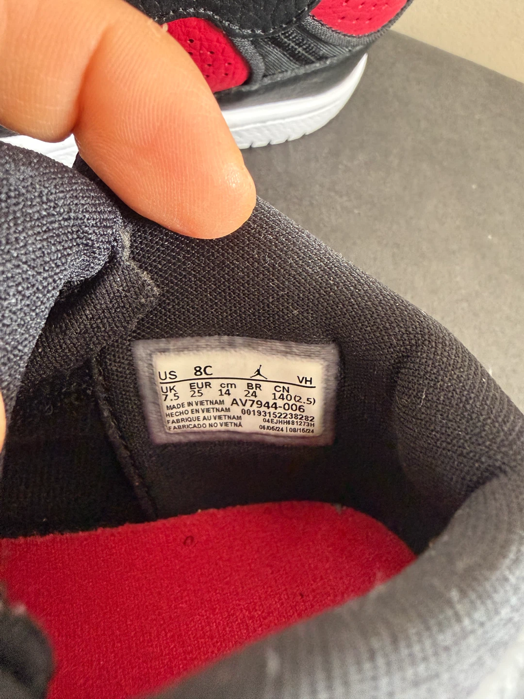 Toddler Boy Jordan size 8c - photo 4