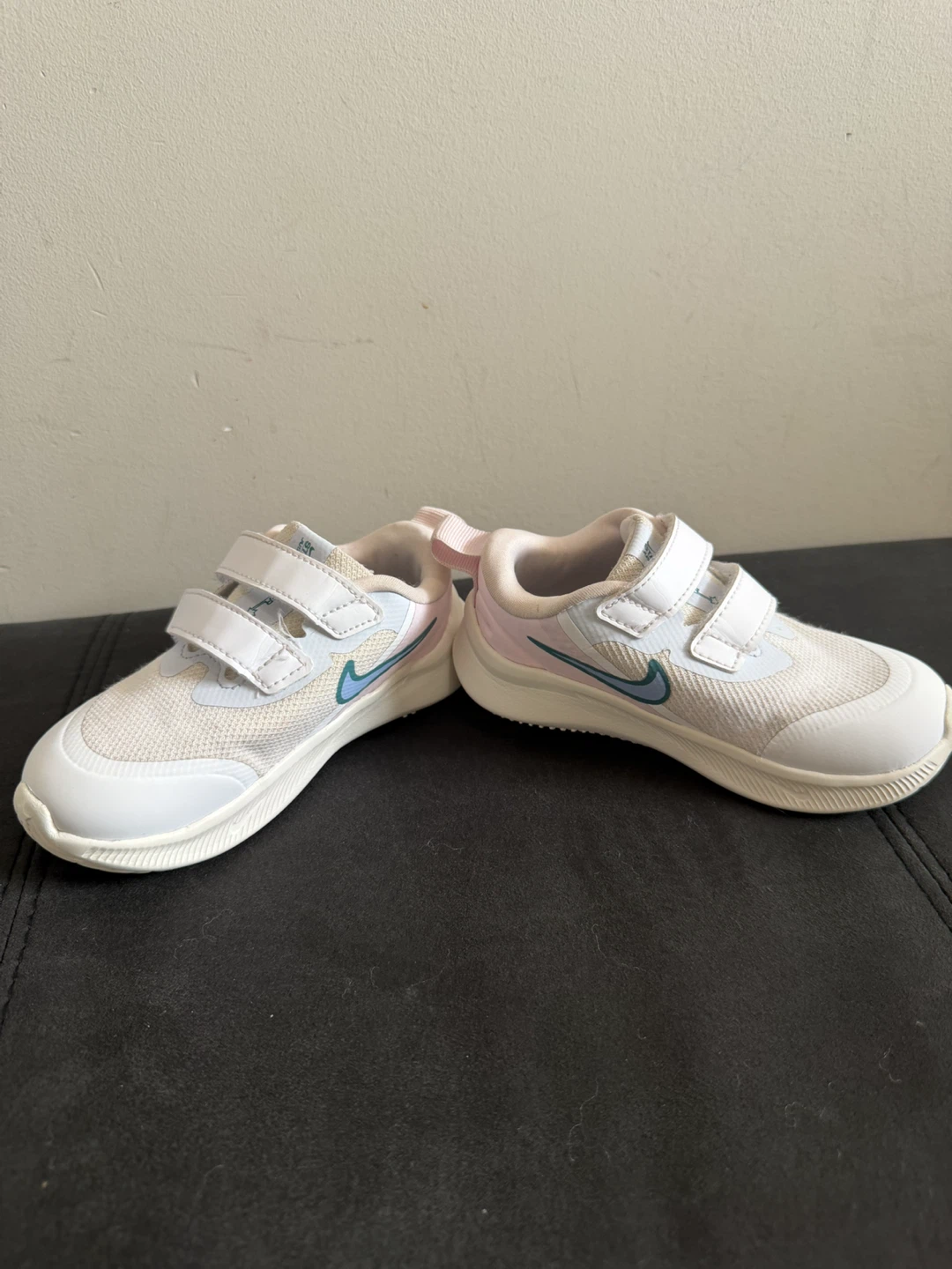 Girl Toddler Nike Running Shoes size 7c - photo 2