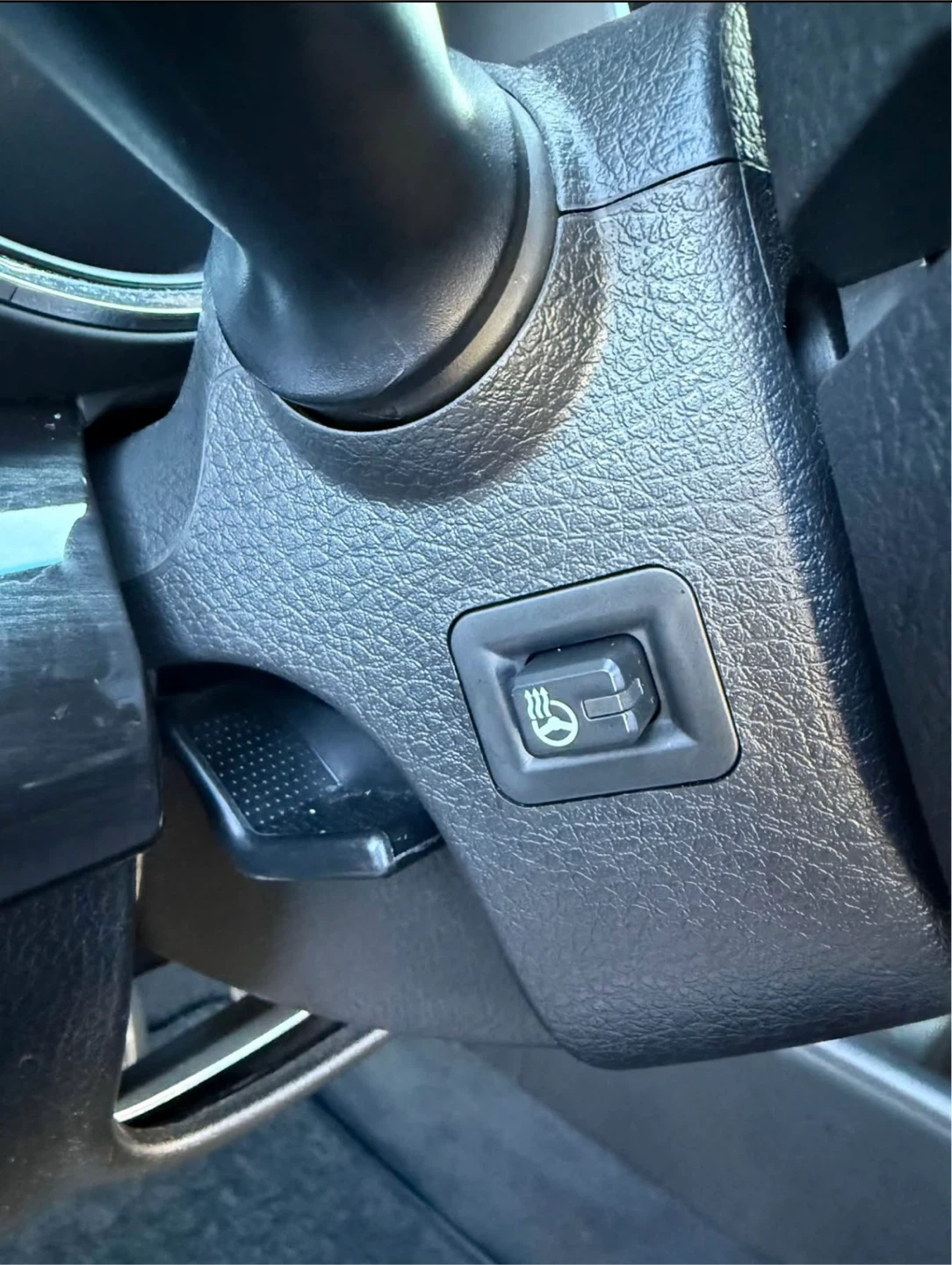 Car Interior with Heated Seats and Sunroof - photo 2