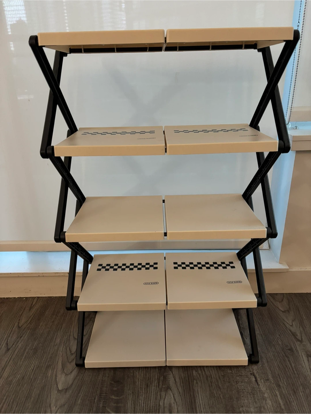 Plastic shoes rack