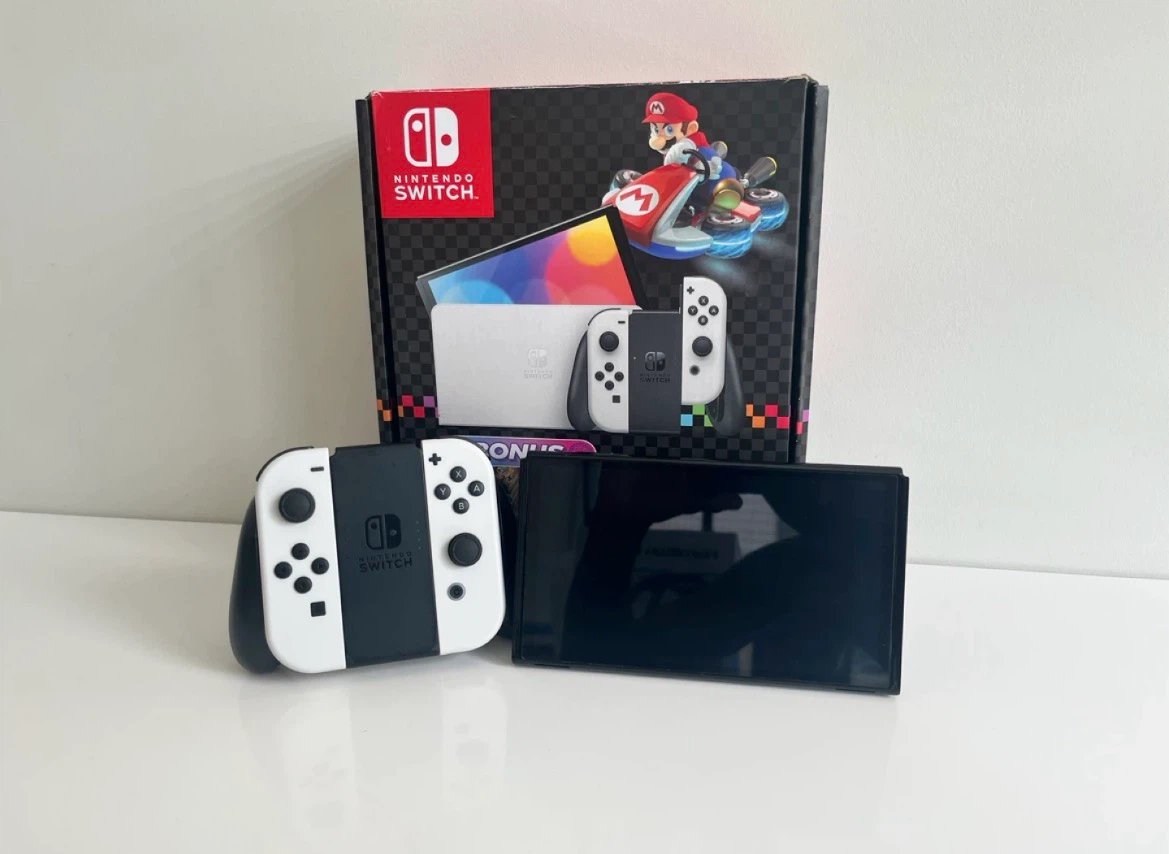 Nintendo Switch Mario Kart 8 Deluxe Bundle - photo 2
