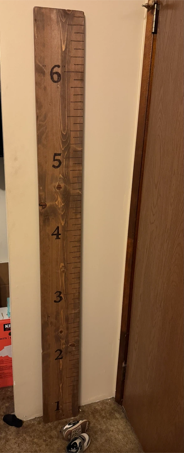 📏 Rustic Wooden Growth Chart 📏