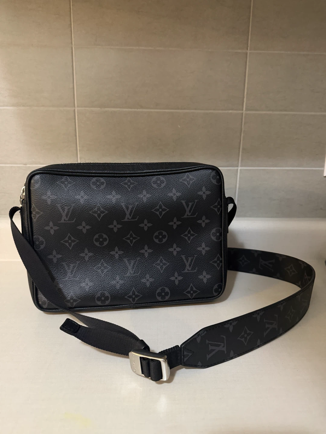 Louis Vuitton Black Monogram Messenger Bag - photo 3
