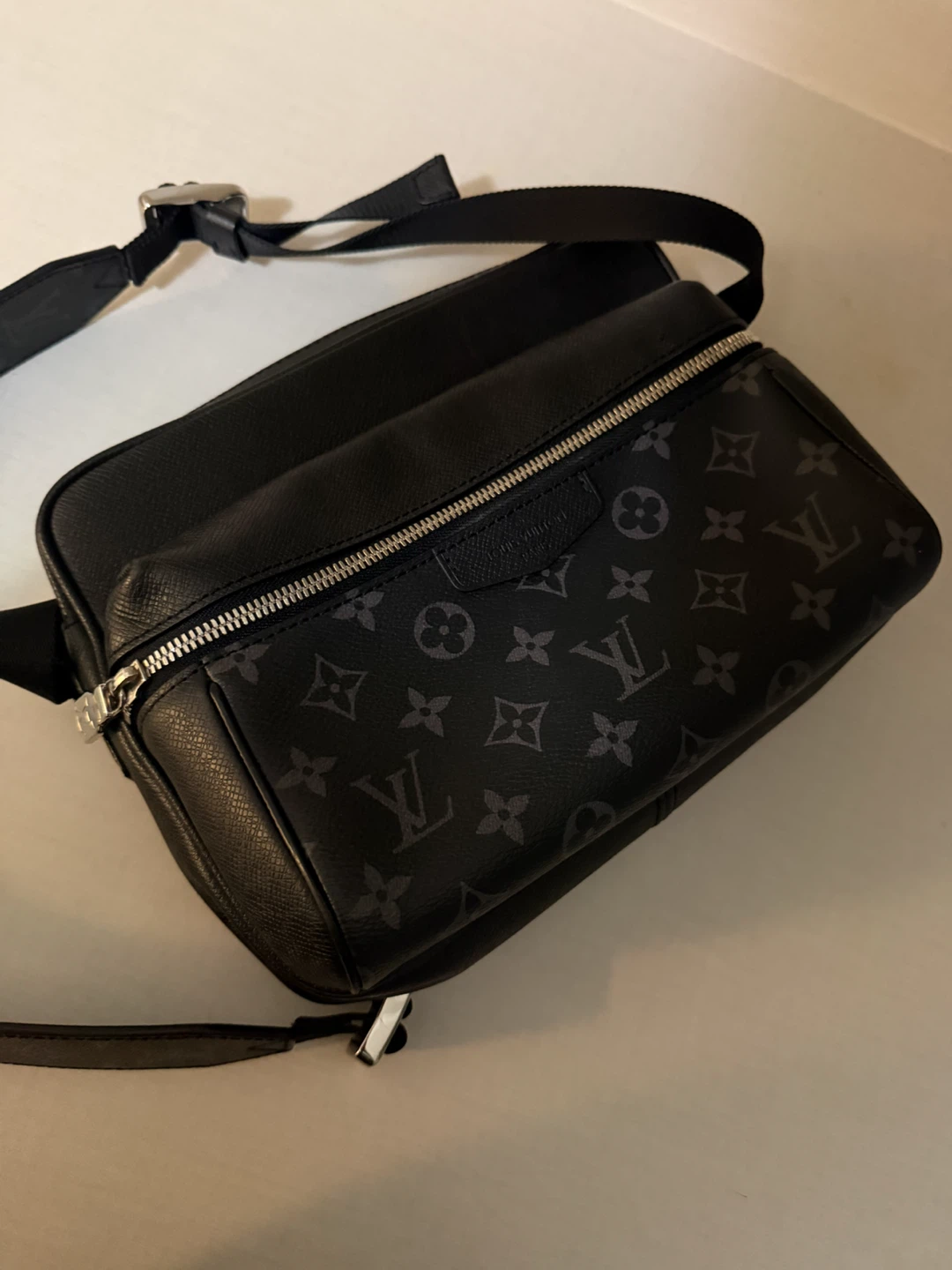 Louis Vuitton Black Monogram Messenger Bag - photo 4