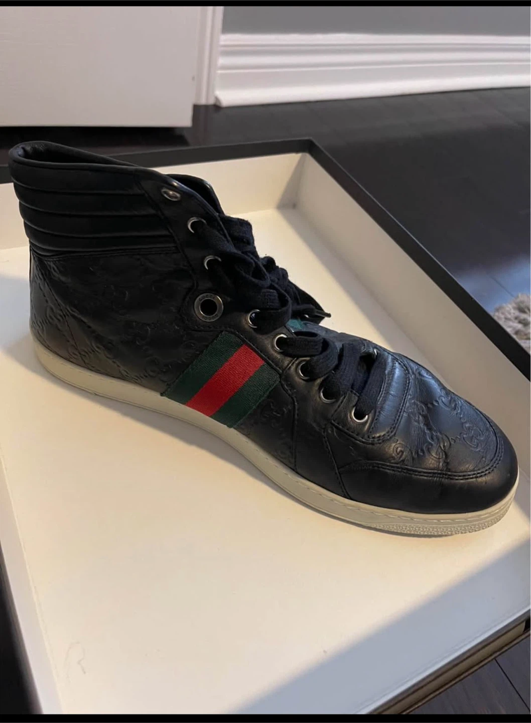 Gucci authentic men’s size 10 shoes great condition