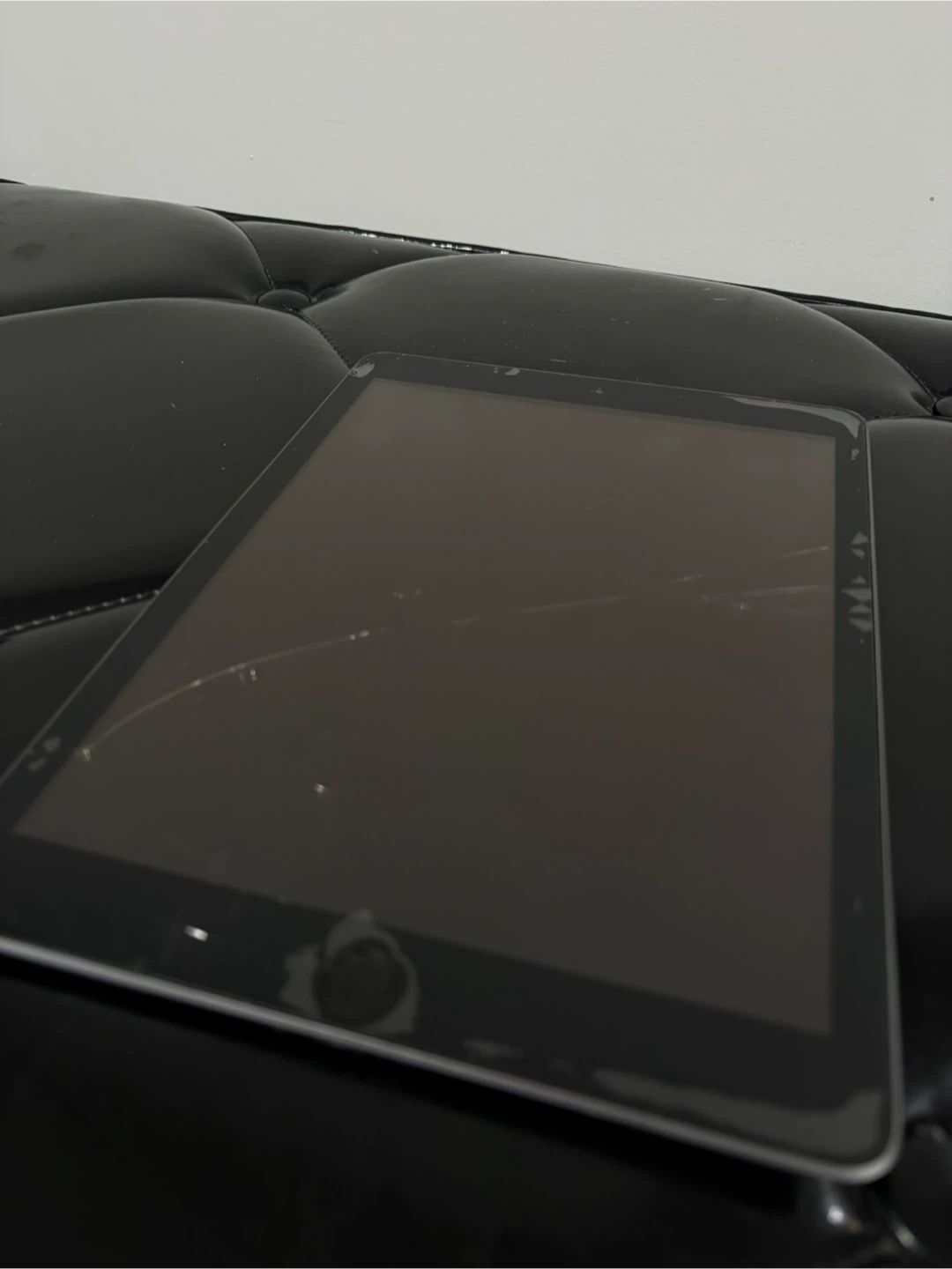 Apple iPad (6th Gen) Wi-Fi 128GB Space Gray