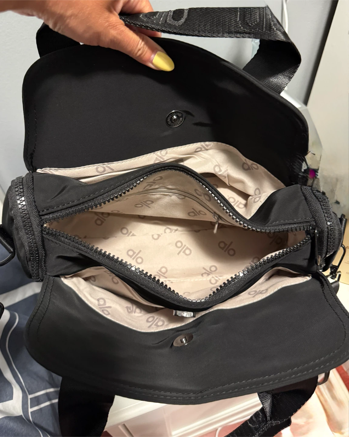 Inspired ALO YOGA Mini Duffel Bag - Black - photo 2