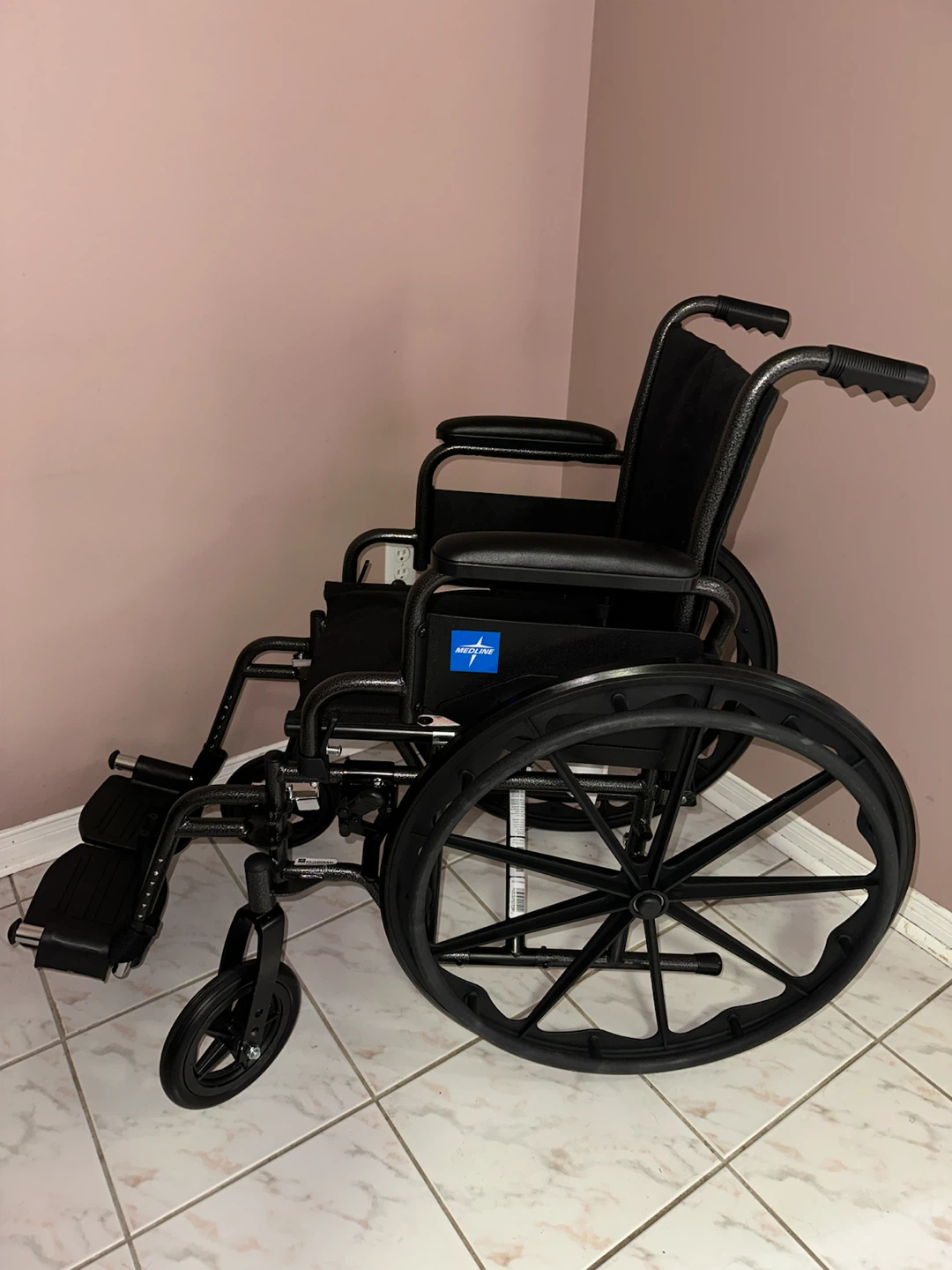 Medline K1 wheelchair - photo 2