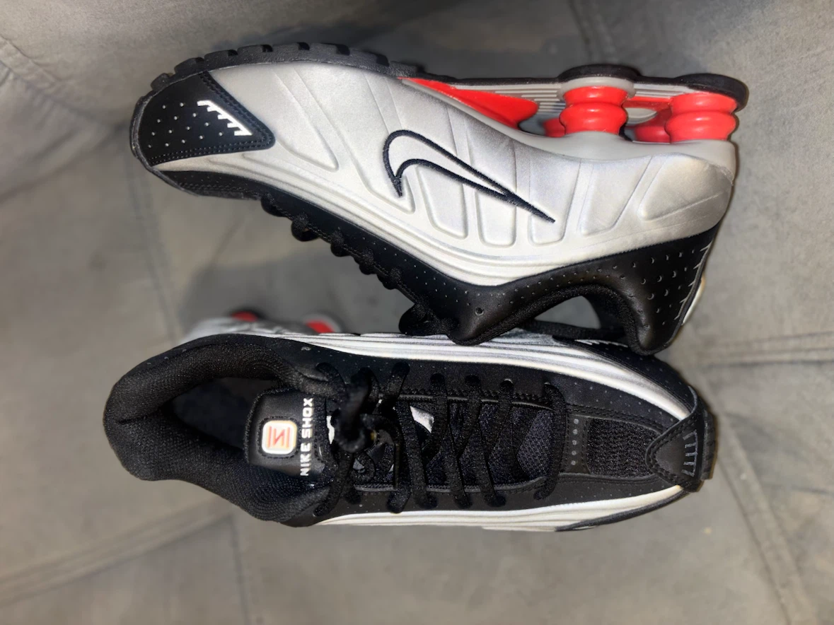 Nike Shox Running Shoes - photo 2