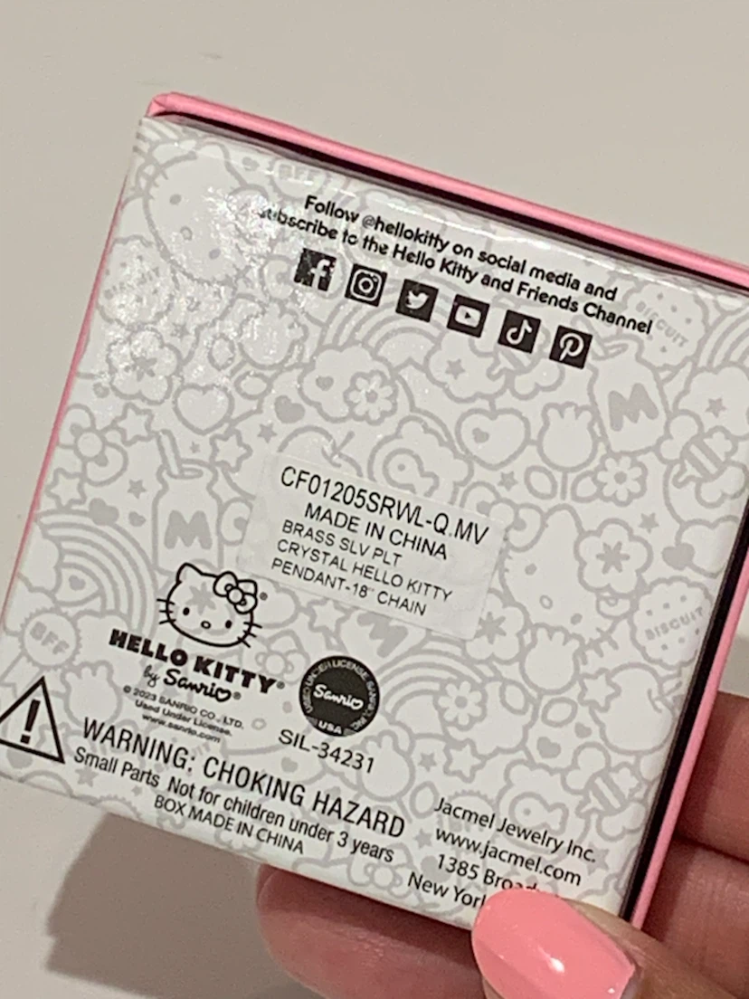 💗 Preowned  Hello Kitty Crystal Necklace & Earrings   💗 - photo 3