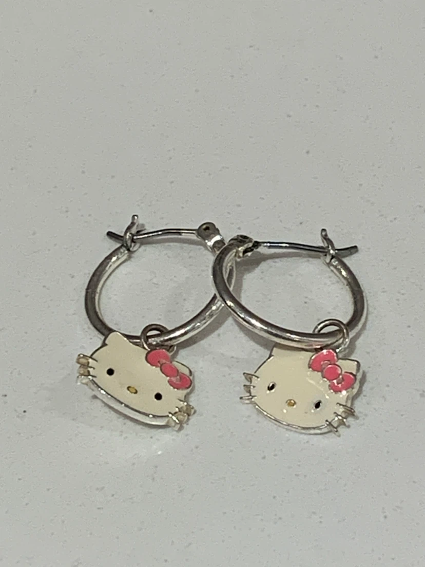 💗 Preowned  Hello Kitty Crystal Necklace & Earrings   💗 - photo 4