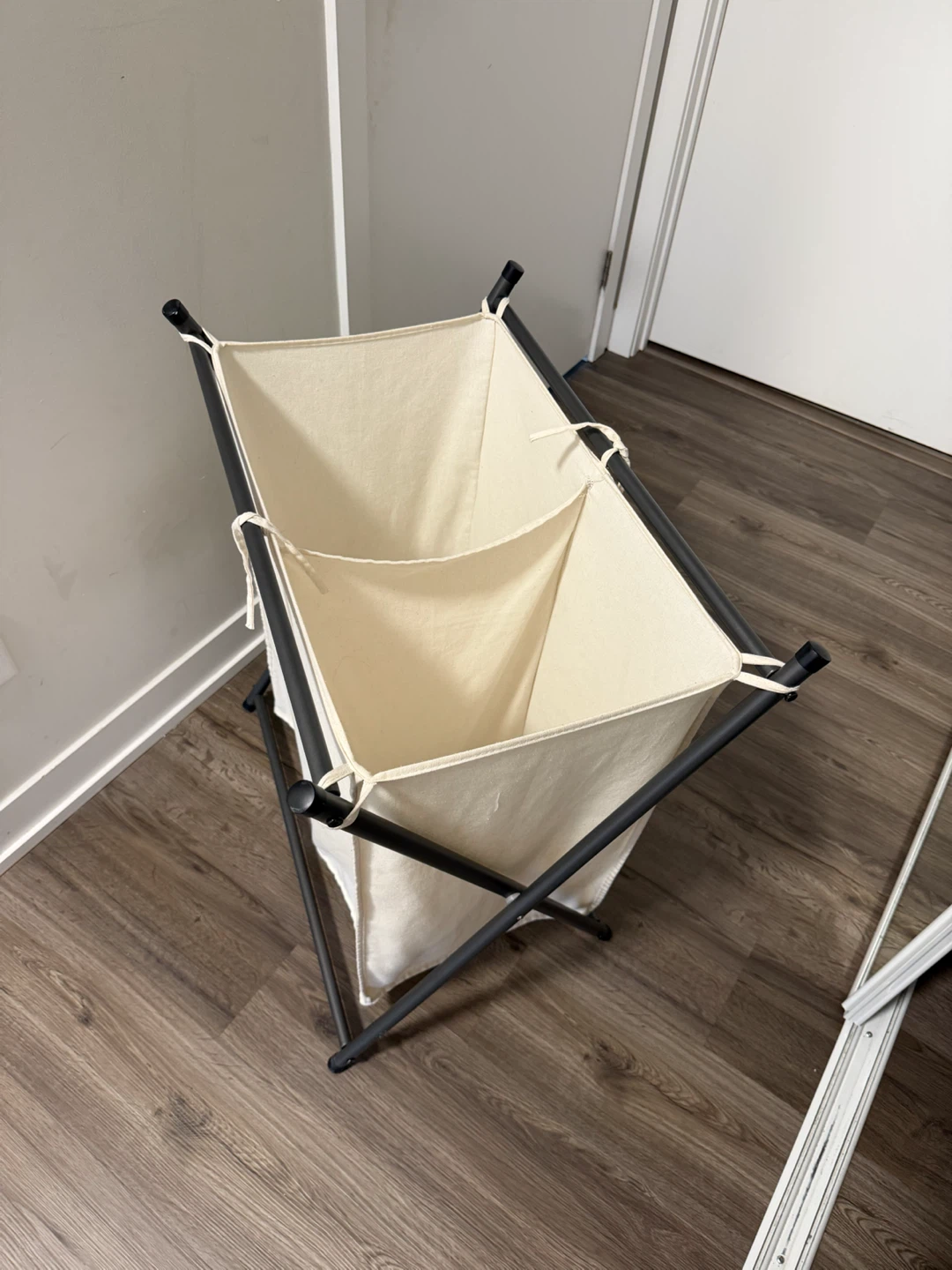 Collapsible Laundry Hamper