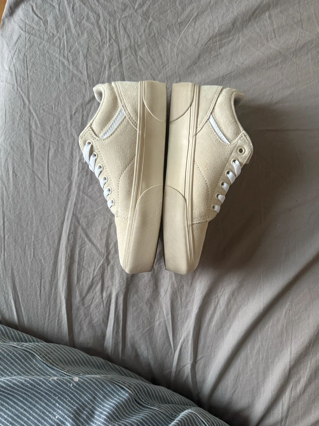 Vans Women's Cream Suede Sneakers - photo 2