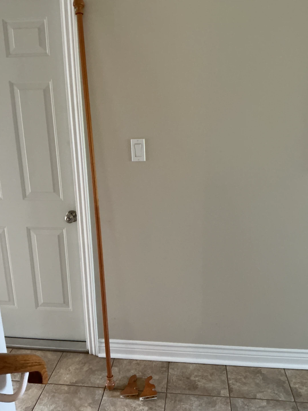 Wooden curtain rod with Finial and Mounts