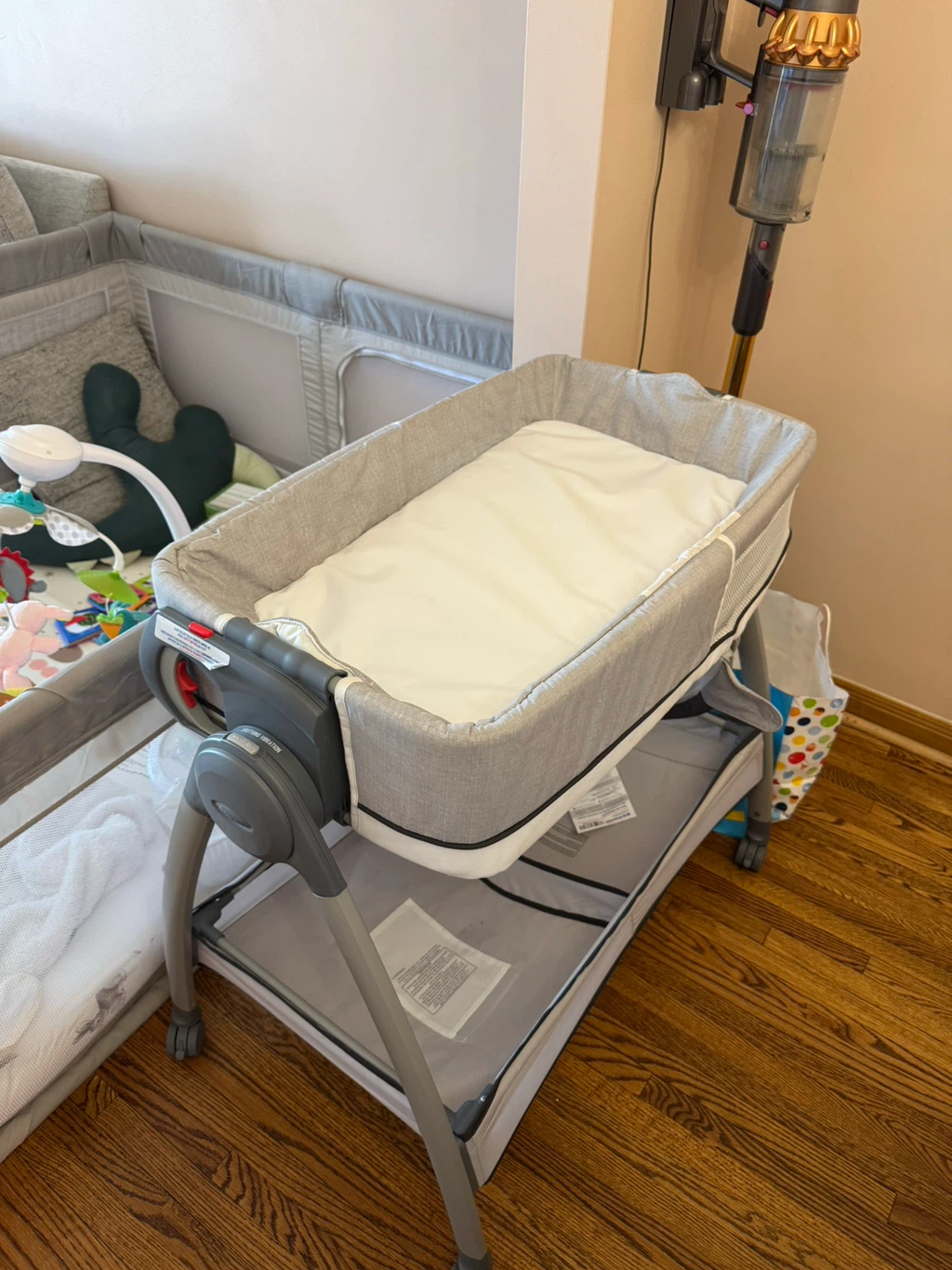 Graco Pack 'n Play Dream Suite Bassinet - photo 2