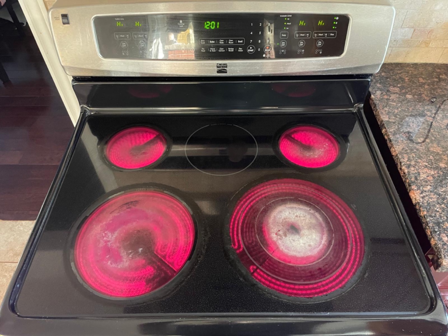 Fully working oven with minor issue (repairable) - photo 2