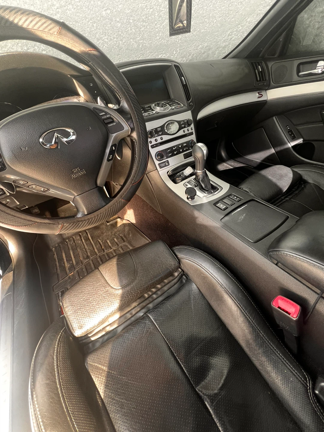 Infiniti G37 Coupe - photo 2