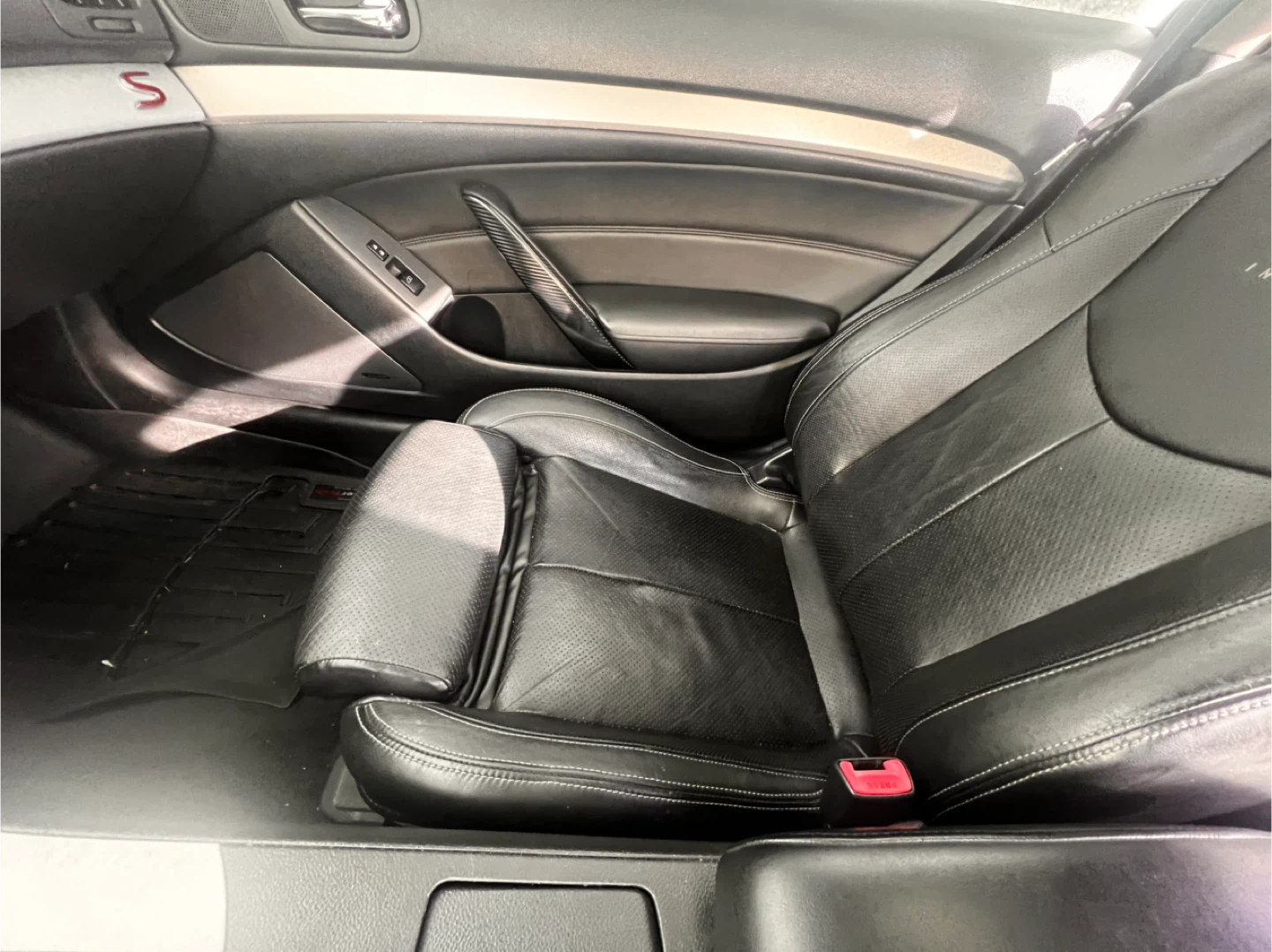 Infiniti G37 Coupe - photo 3