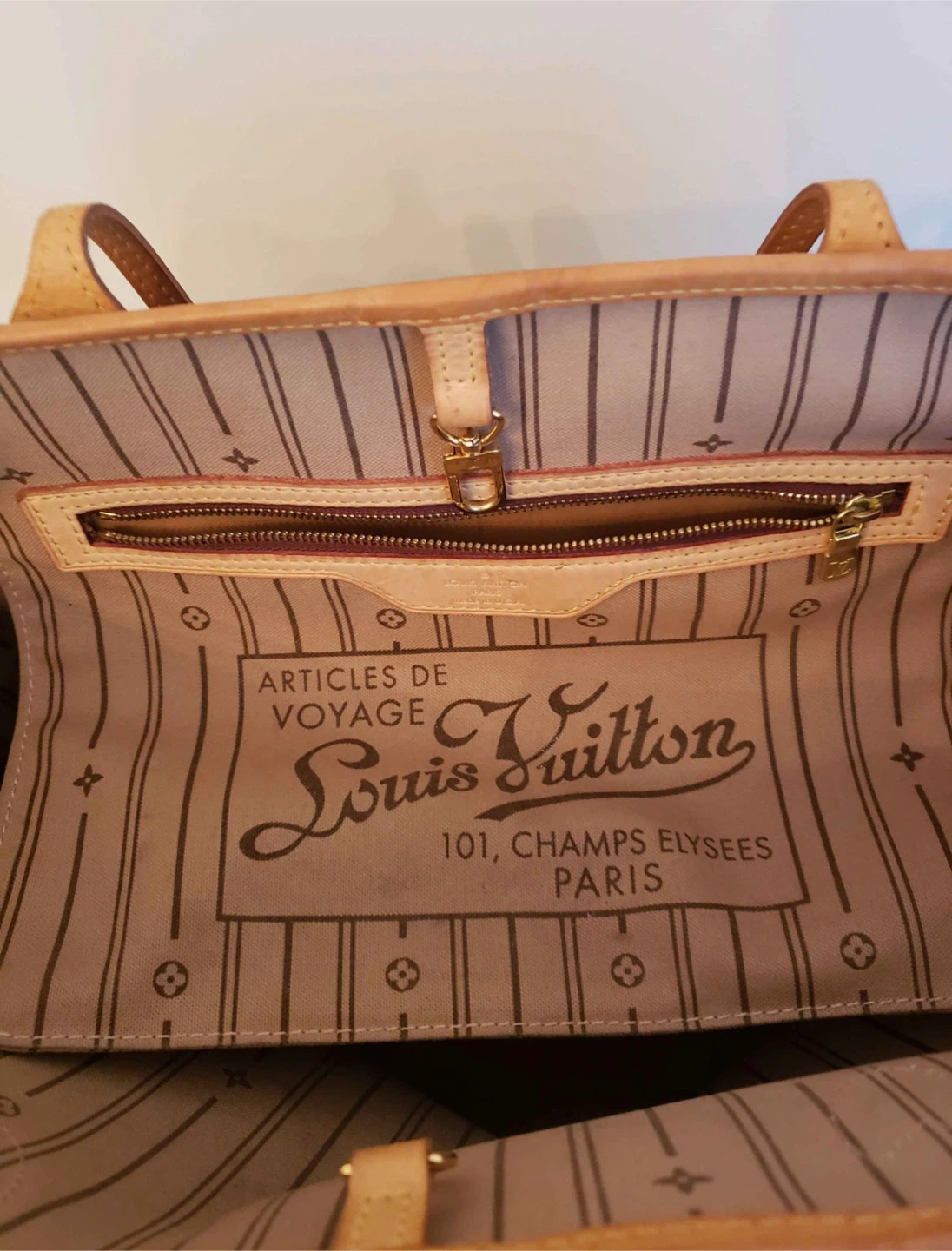 Louis Vuitton Neverfull MM Monogram Canvas Tote Bag