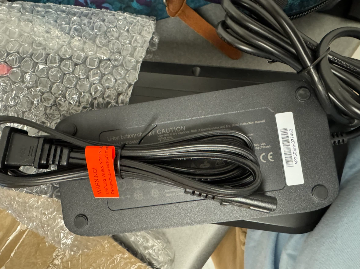 Rechargeable Li-ion Battery 48V 20.8AH 998.4WH with Charger - photo 4