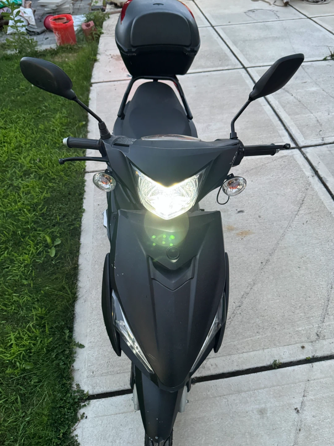 Viper 50cc Scooter with Trunk - photo 2