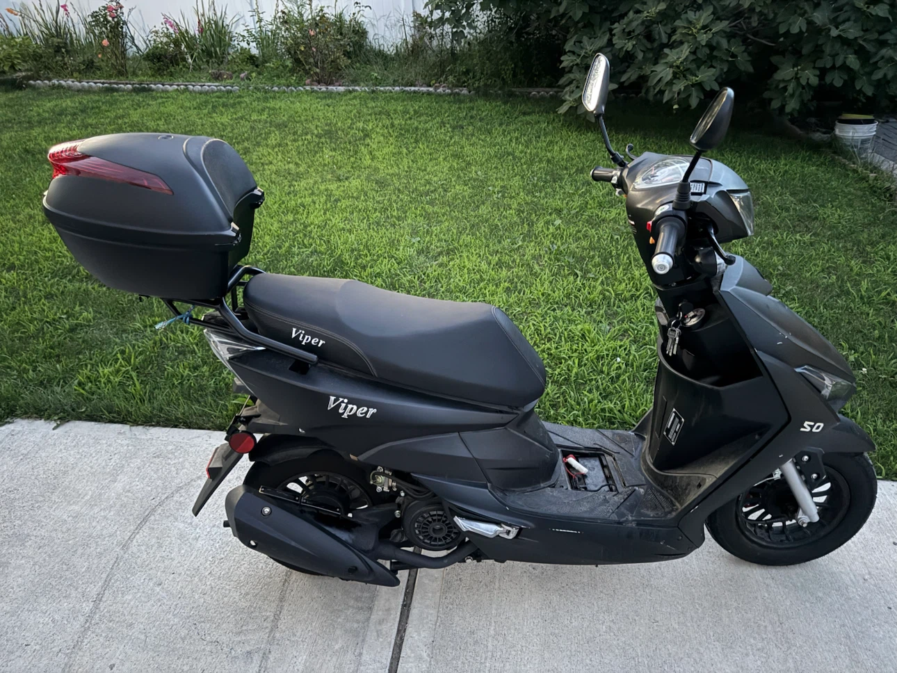 Viper 150cc Scooter with Trunk - photo 2