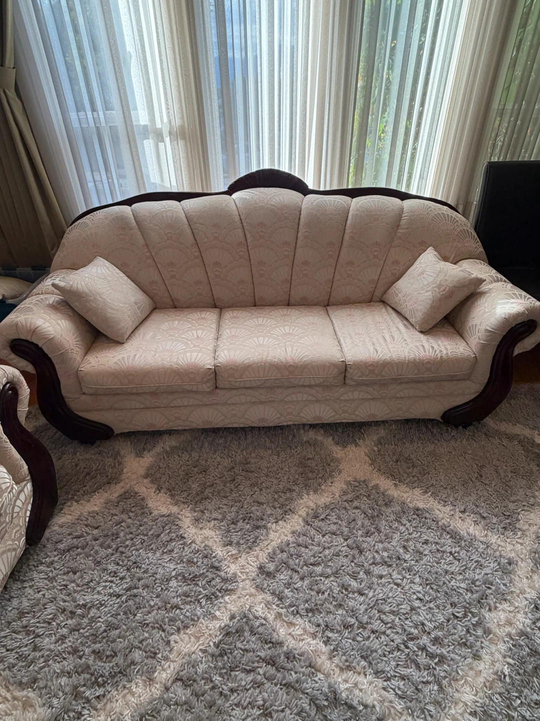 Elegant Edgewood Furniture Living Room Set - photo 3