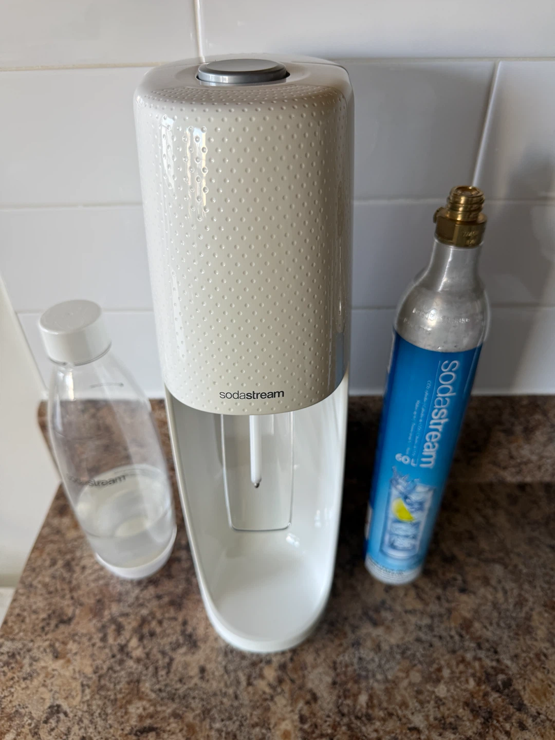 SodaStream Fizzi Sparkling Water Maker Kit