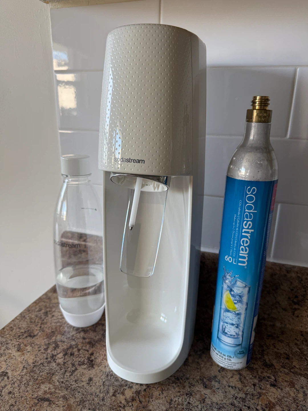 SodaStream Fizzi Sparkling Water Maker Kit - photo 2