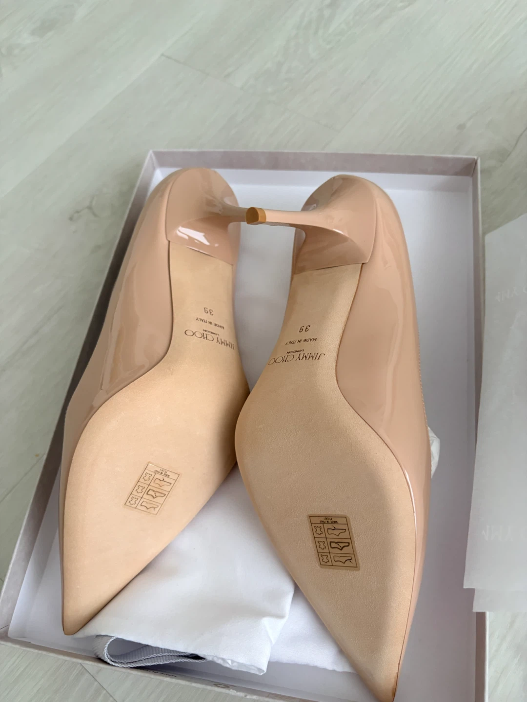 Jimmy Choo Nude Patent Leather Pumps Size 39 - photo 3