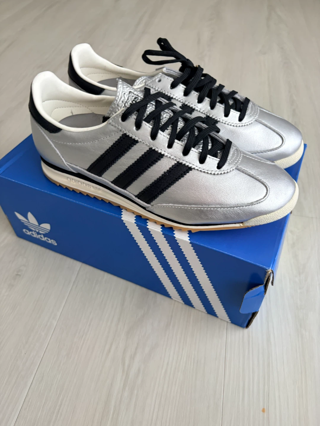 Adidas SL 72 OG W Women's Silver/Black Shoes - Size 8 - photo 2