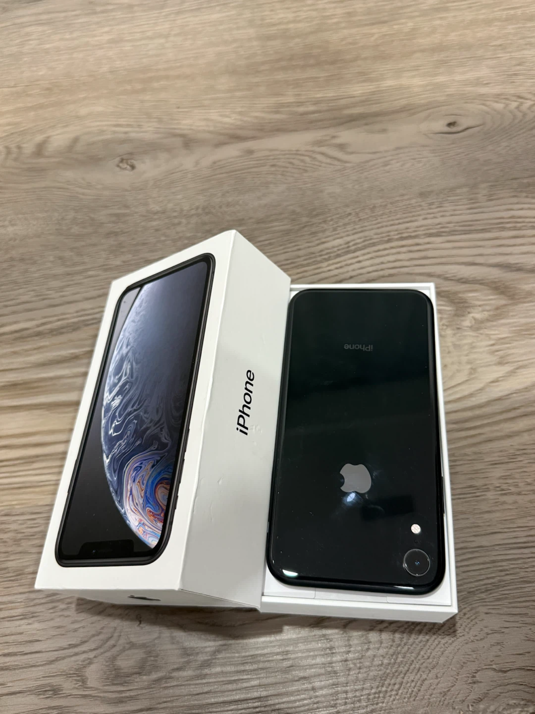 Iphone XR - photo 2