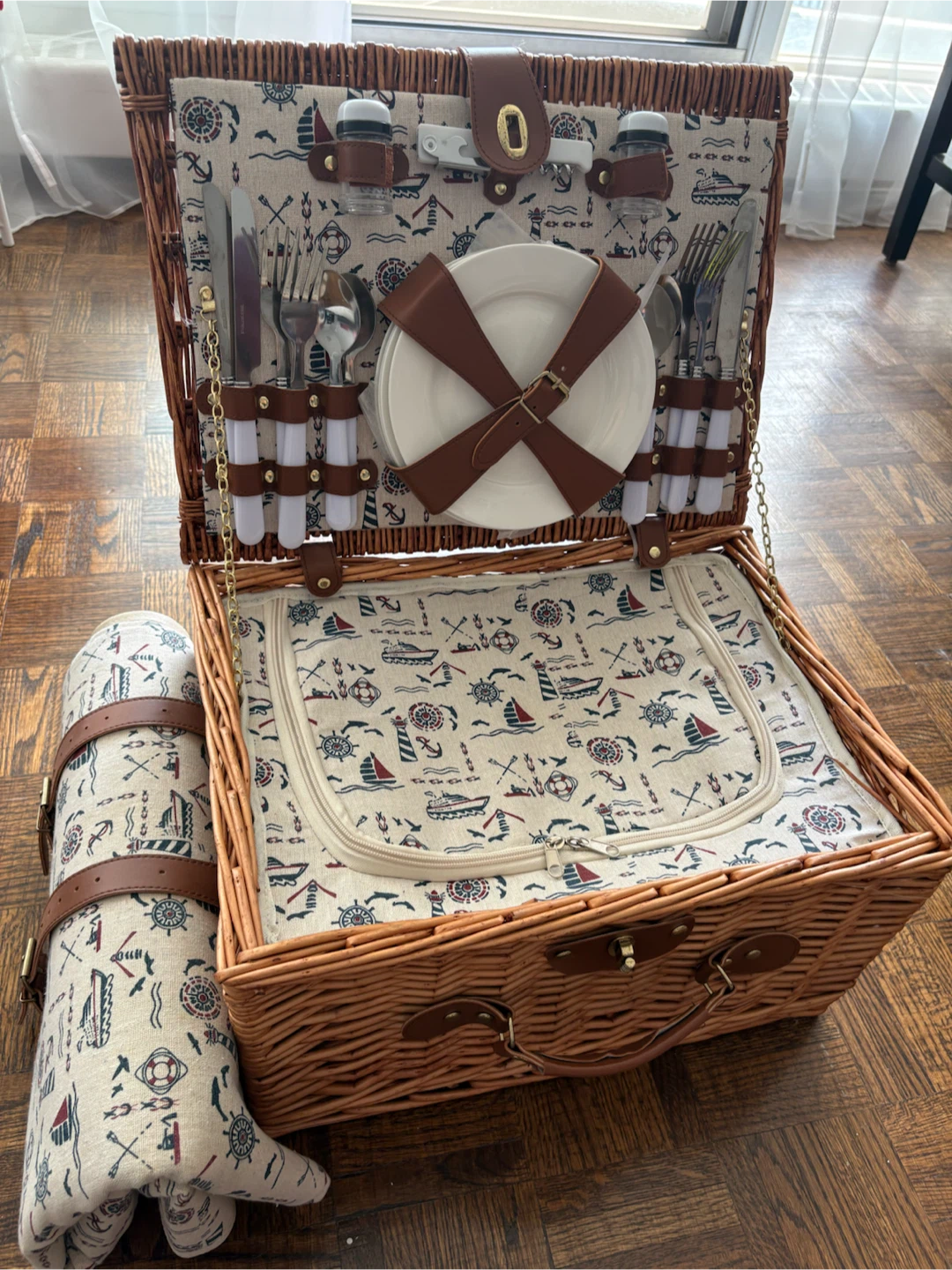 Picnic Basket with Extra Large Blanket and Utensils - photo 3