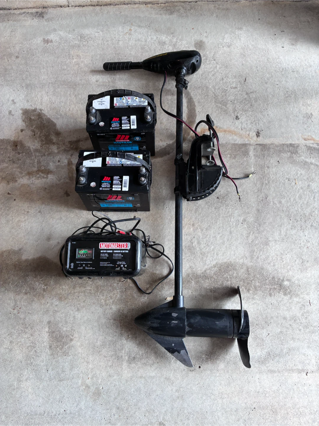 Trolling Motor with 2 Batteries and Charger
