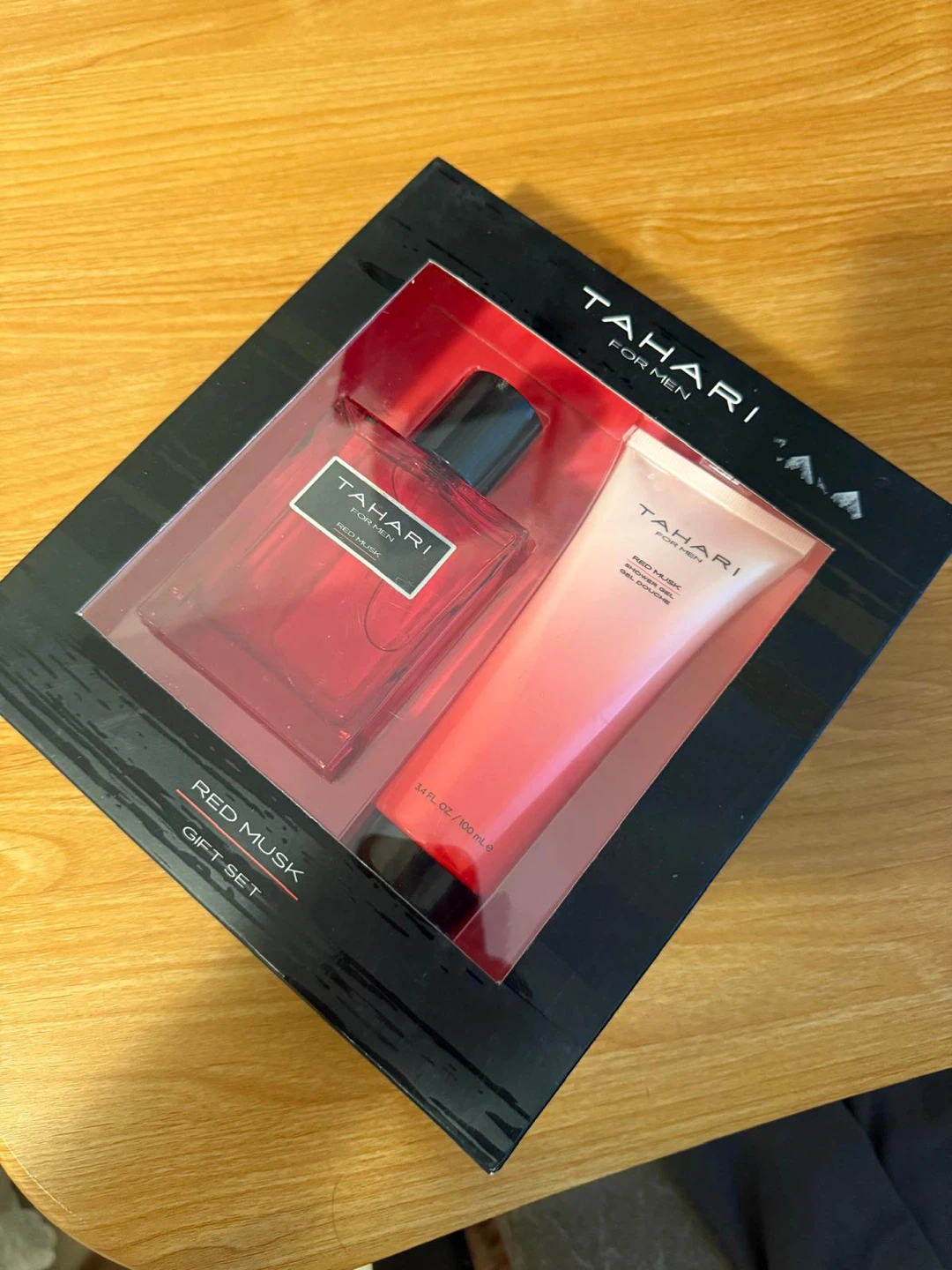 Tahari For Men Red Musk Gift Set