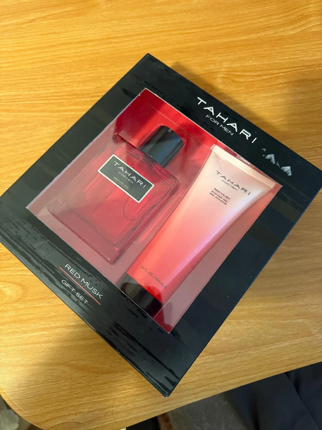 Tahari For Men Red Musk Gift Set