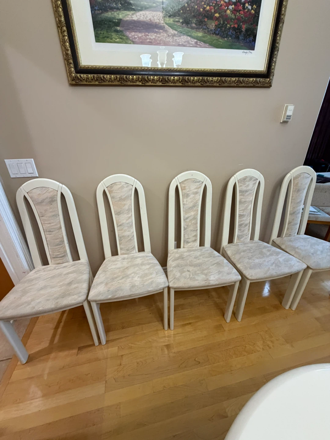 White Oval Pedestal Dining Table with Extension Leaf + 5 Chairs - photo 4