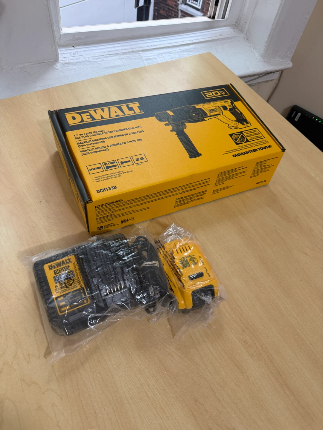 New DeWALT 20V Brushless SDS Rotary Hammer Kit: 100% Original - photo 2
