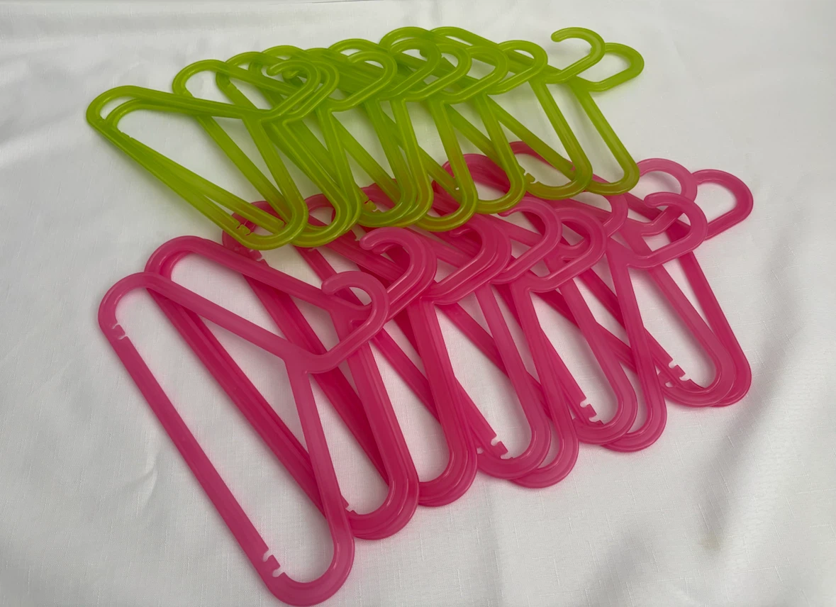 Lot of 20 Kids Plastic Hangers - Green & Pink