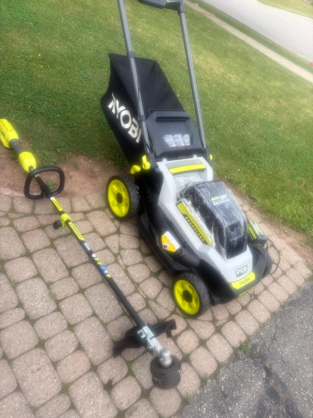 Ryobi 40V HP Brushless Push Lawn Mower & String Trimmer Combo - photo 3