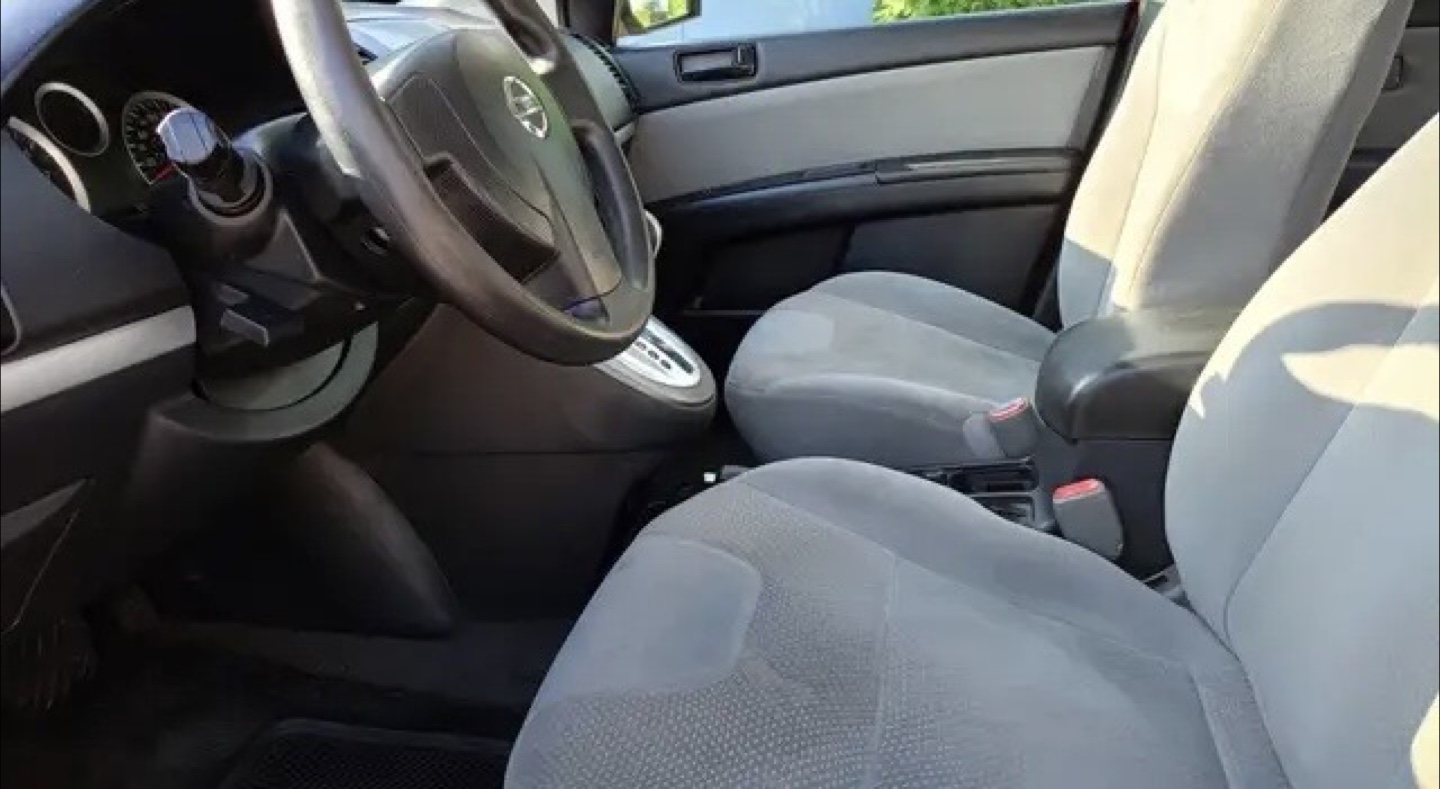 2011 Nissan Sentra, Driven 170K Kilometers. Automatic - photo 3