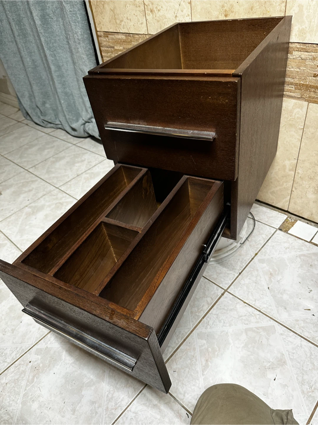 🪞 Compact Vanity with Storage – Great Condition - photo 2